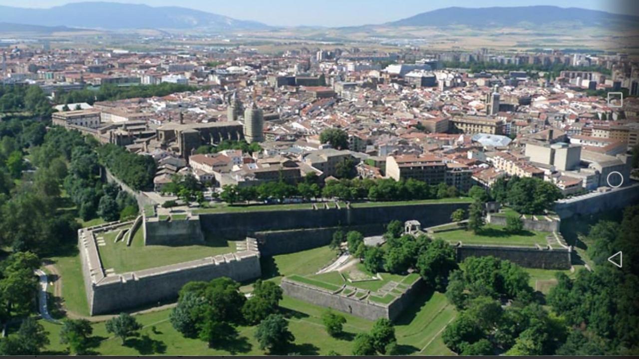 La Terraza De Zahara Apartman Pamplona Kültér fotó